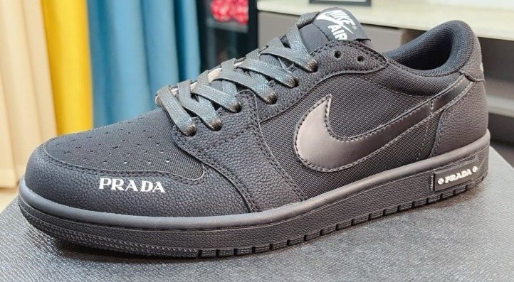 Nike Black and Dark Gray Low-Top Sneakers