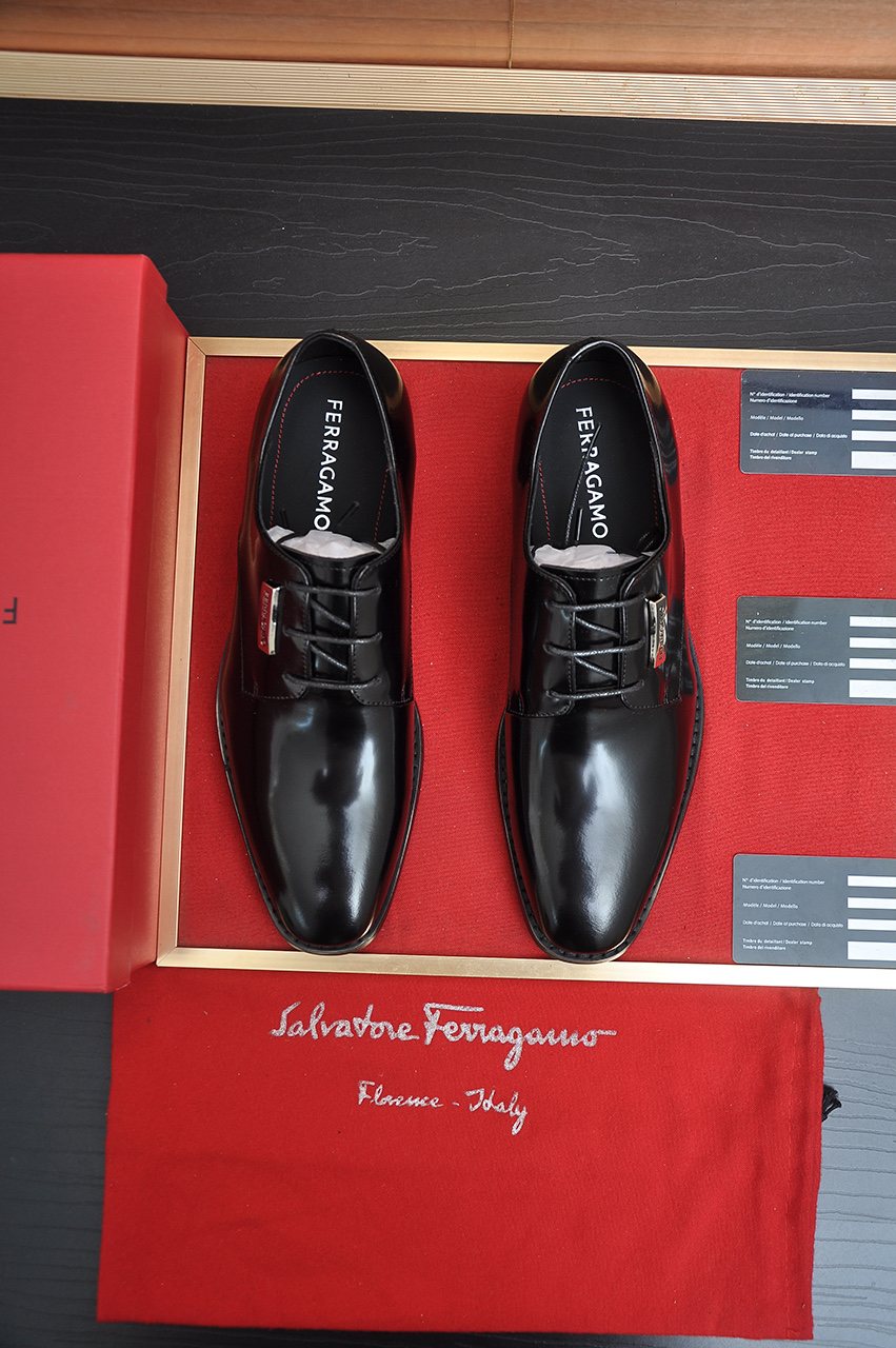Salvatore Ferragamo Leather Lace-Up Dress Shoes