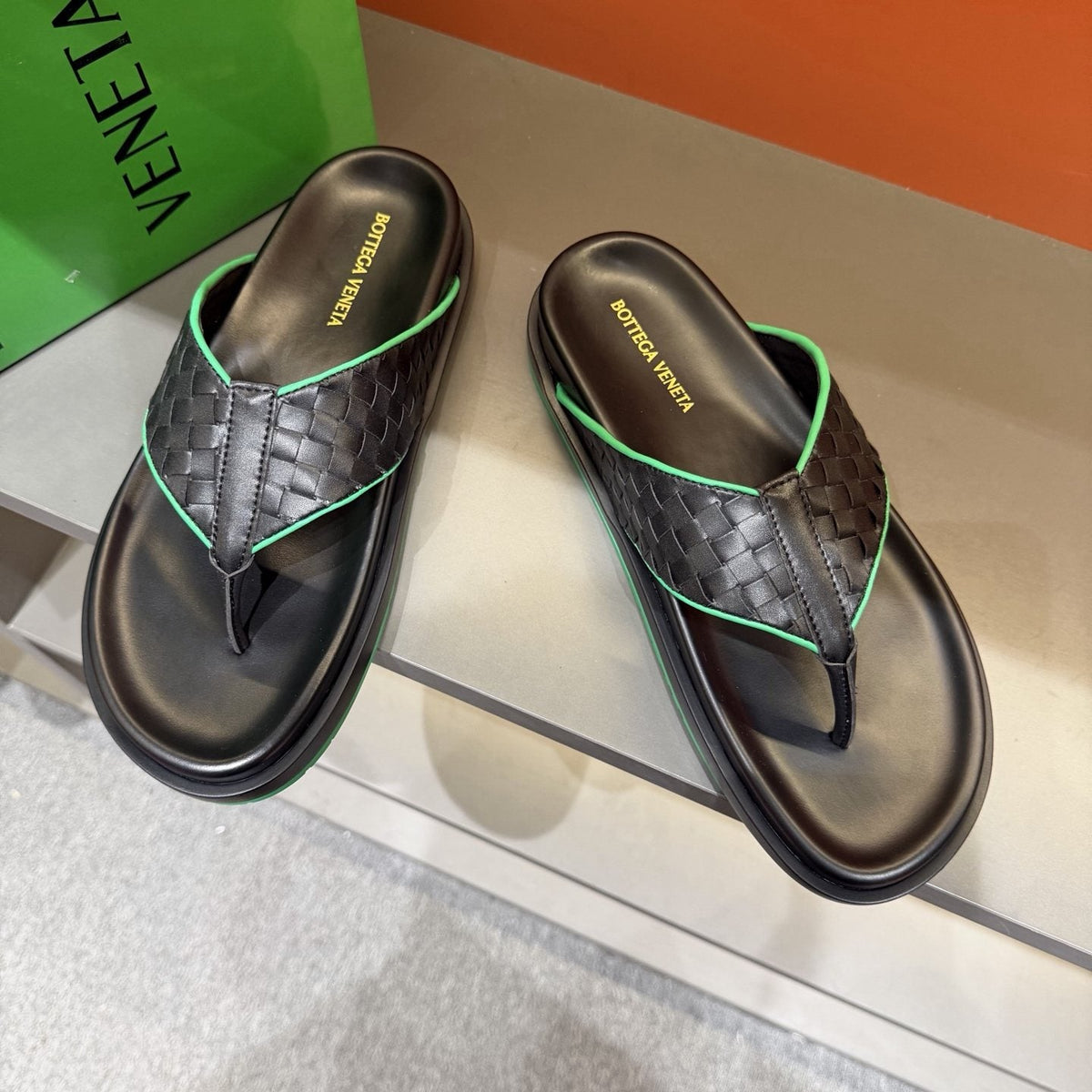 Bottega Veneta Men's Black & Green Thong Sandals